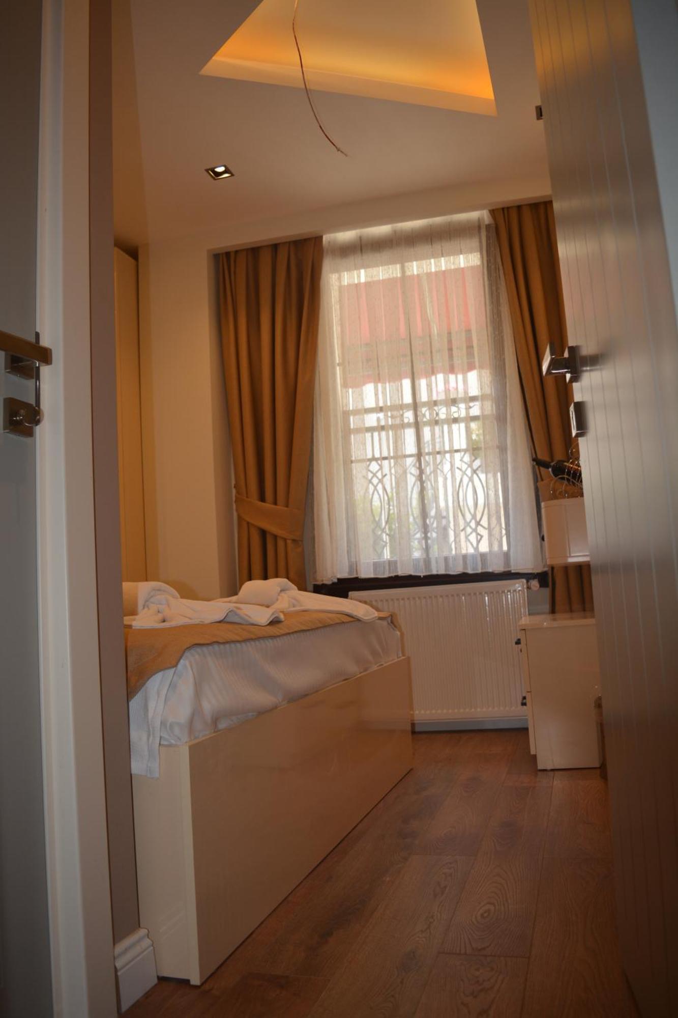 Garden Elisa Hotel Istanbul Ngoại thất bức ảnh